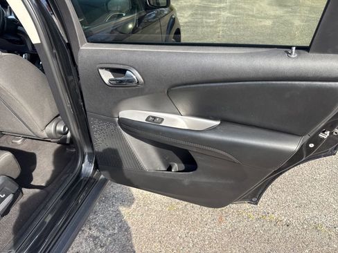 Used 2020 Dodge Journey SE w/ Blacktop Package image 30