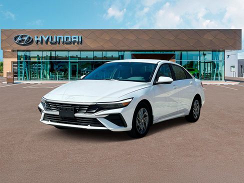 New 2025 Hyundai Elantra Blue image 1