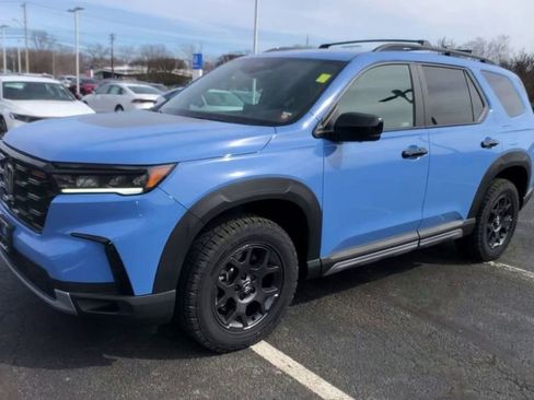 New 2025 Honda Pilot TrailSport image 4