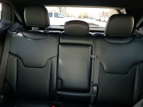 Used 2023 Jeep Compass Latitude AWD/4WD image 34