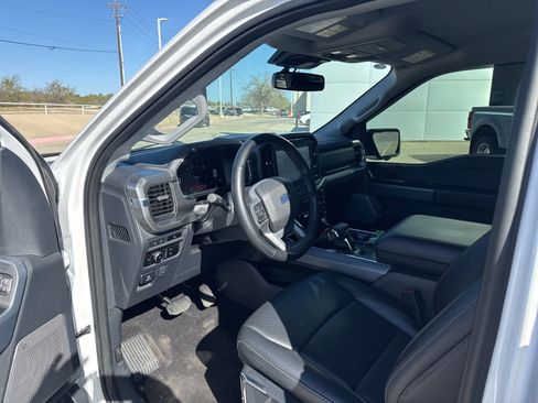 Used 2023 Ford F150 Lariat w/ Trailer Tow Package image 10