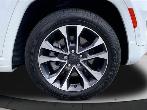 Certified 2023 Jeep Grand Cherokee L Overland image 37