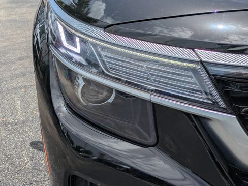 Used 2023 Kia Seltos S FWD image 8