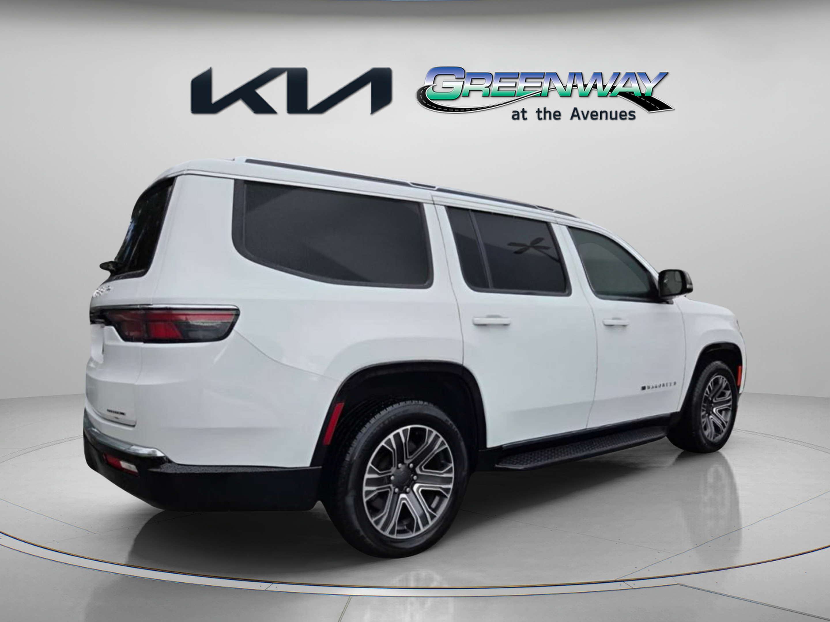 Used 2024 Jeep Wagoneer Series II w/ Flexible Seating Group AWD/4WD image 7