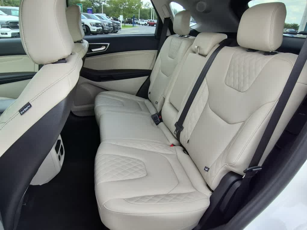 Used 2024 Ford Edge Titanium AWD/4WD image 7