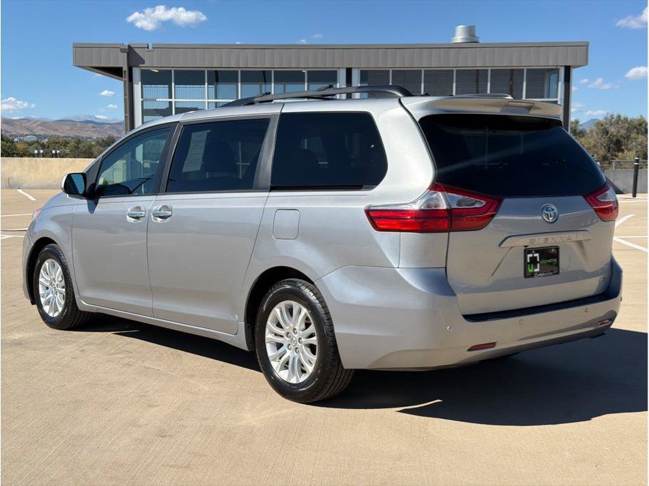 Used 2017 Toyota Sienna XLE w/ XLE Navigation Package FWD image 6