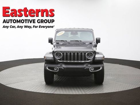 Used 2025 Jeep Wrangler Unlimited Sahara AWD/4WD image 52