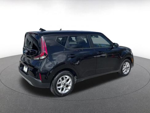 Used 2025 Kia Soul LX w/ LX Technology Package image 12