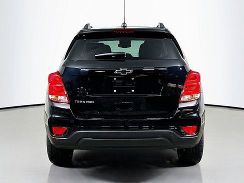 Used 2022 Chevrolet Trax LT w/ Midnight Edition image 6