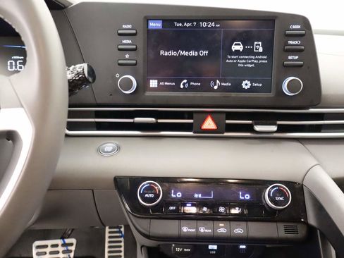 Used 2025 Hyundai Elantra Sport image 10