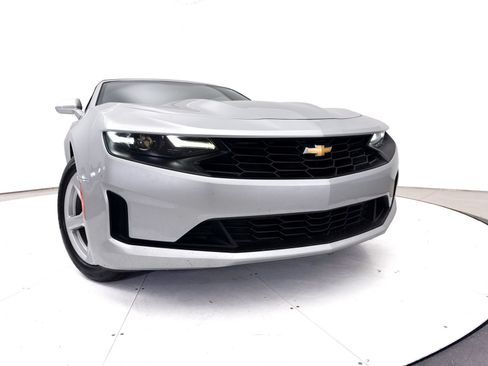 Used 2019 Chevrolet Camaro LT RWD image 5