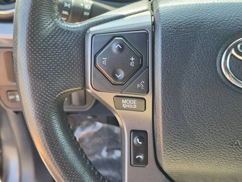 Used 2019 Toyota Tacoma TRD Off-Road AWD/4WD image 23