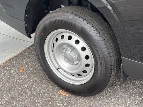 New 2025 Ford Maverick XL w/ Equipment Group 102A image 27