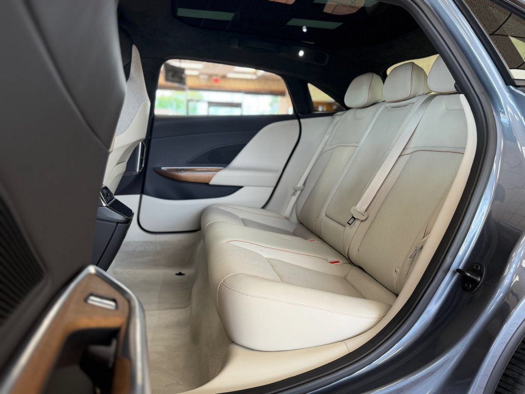 Used 2025 Lucid Air Touring AWD/4WD image 17