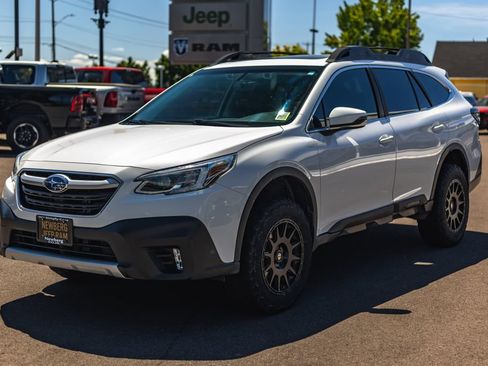 Used 2020 Subaru Outback Limited XT AWD/4WD image 4