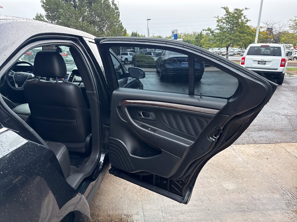 Used 2015 Ford Taurus Limited FWD image 19