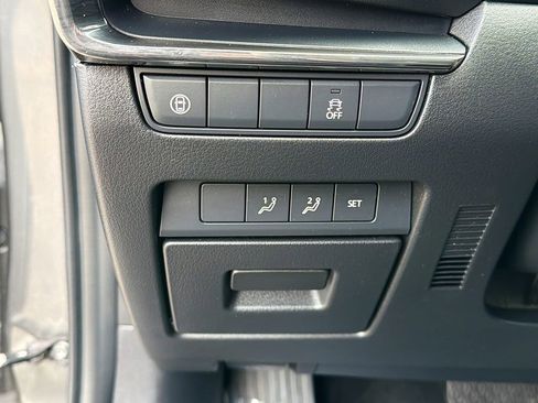 Used 2019 MAZDA MAZDA3 AWD Hatchback w/ Premium Pkg image 10