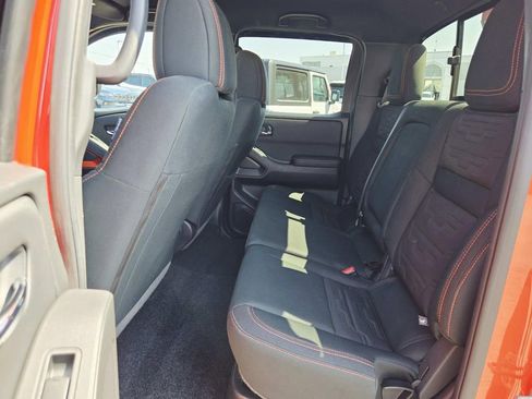 Used 2025 Nissan Frontier PRO-4X w/ Pro Convenience Package image 12