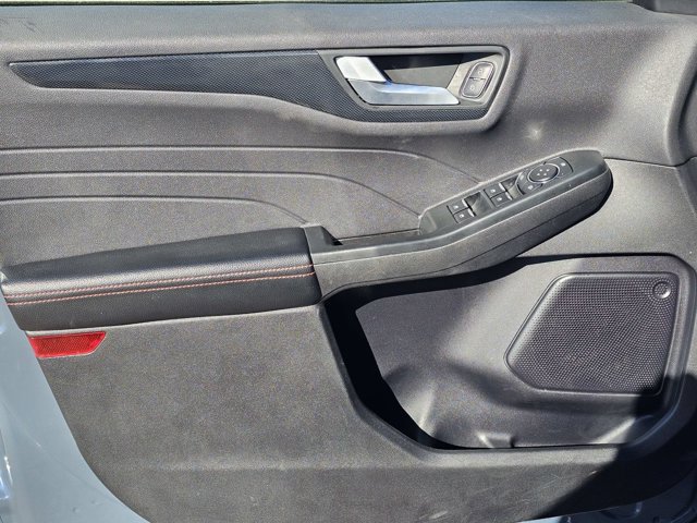 Used 2025 Ford Escape ST-Line Select AWD/4WD image 12