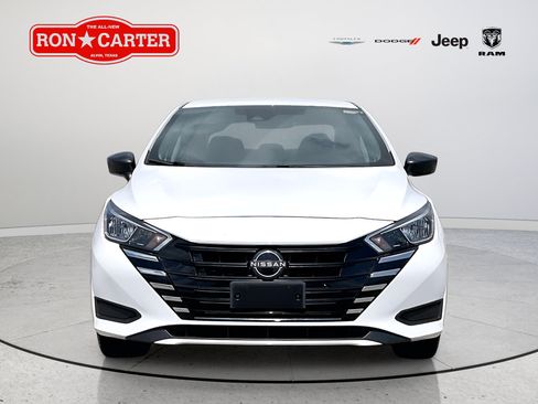 Used 2023 Nissan Versa S FWD image 2
