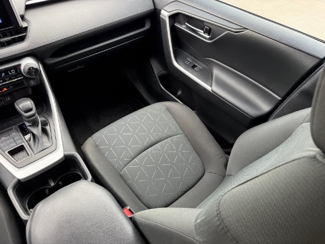 Used 2023 Toyota RAV4 XLE AWD/4WD image 25
