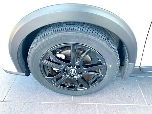 Used 2024 Nissan Kicks SR image 9