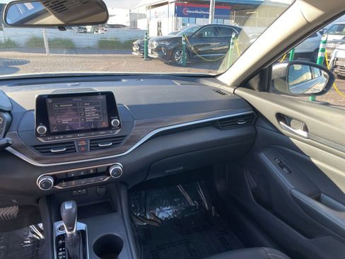 Used 2025 Nissan Altima 2.5 SV image 35