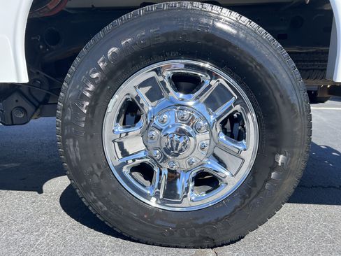 Used 2024 RAM 2500 Tradesman w/ Chrome Appearance Group image 18