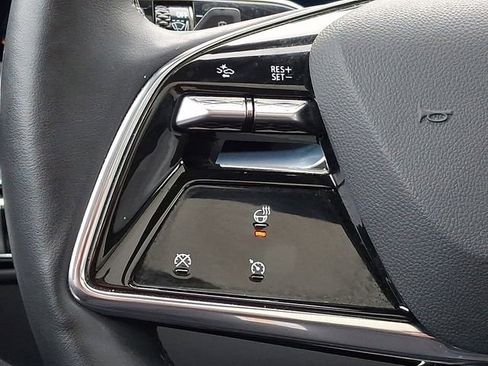 Certified 2024 Cadillac Lyriq Luxury image 25