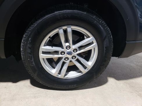 Used 2022 Ford Explorer XLT w/ Equipment Group 202A image 27