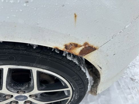 Used 2016 Ford Focus SE w/ SE Sport Package image 23