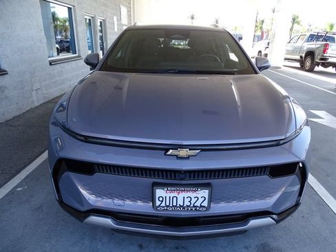 Certified 2025 Chevrolet Equinox EV LT FWD image 5