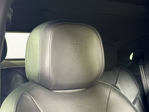 Certified 2024 Porsche Cayenne Coupe AWD/4WD image 25