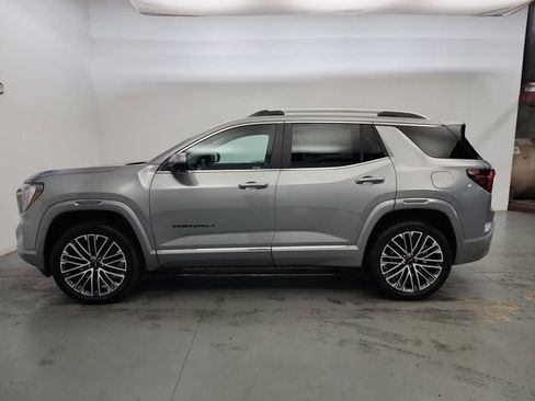 Used 2026 GMC Terrain Denali w/ LPO, Black Badging Package image 4