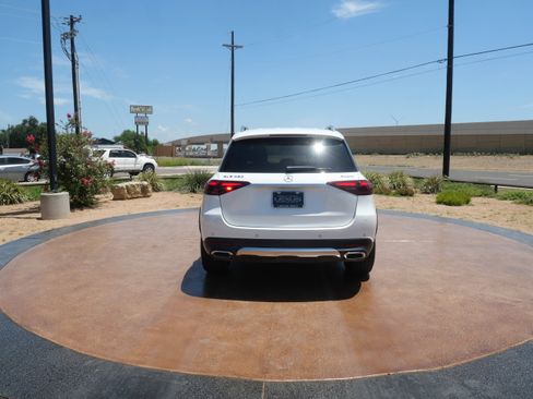 Used 2024 Mercedes-Benz GLE 450 4MATIC image 3