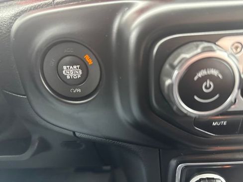 Used 2021 Jeep Wrangler Unlimited Rubicon image 35