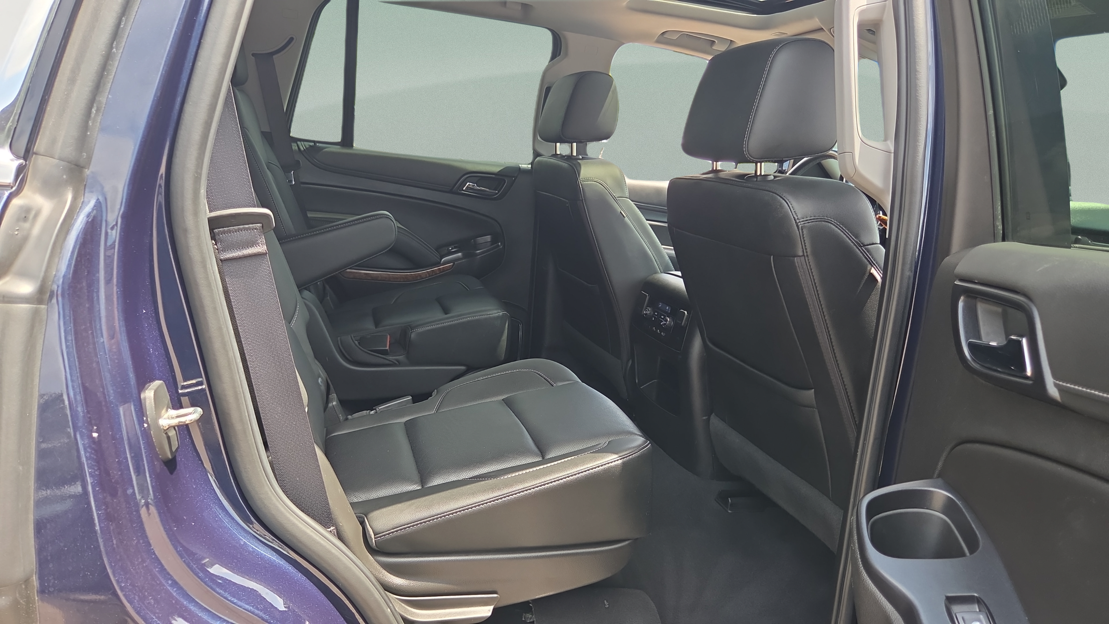 Used 2019 Chevrolet Tahoe Premier AWD/4WD image 24