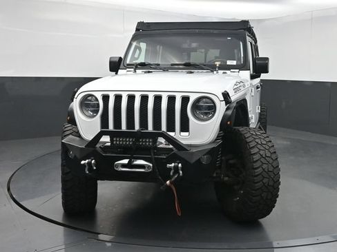 Used 2018 Jeep Wrangler Unlimited Sahara AWD/4WD image 6