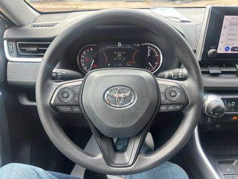 Used 2025 Toyota RAV4 XLE AWD/4WD image 18