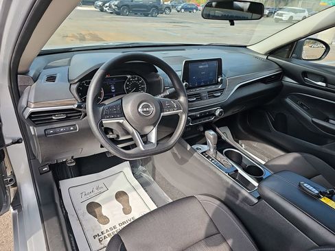 Used 2024 Nissan Altima 2.5 SV image 21