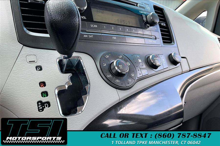 Used 2013 Toyota Sienna L FWD image 31
