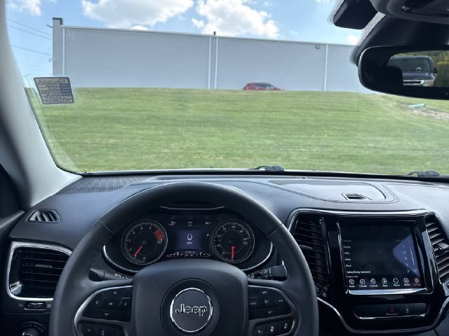 Used 2022 Jeep Cherokee Limited AWD/4WD image 13
