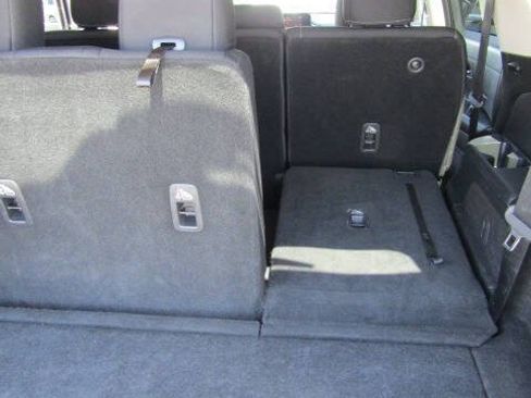 Used 2024 Nissan Pathfinder S AWD/4WD image 10