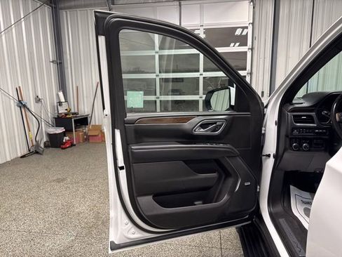 Used 2021 Chevrolet Tahoe High Country w/ Premium Package image 7