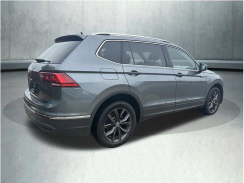 Used 2022 Volkswagen Tiguan SE AWD/4WD image 5