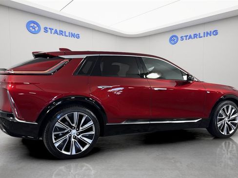 Used 2024 Cadillac Lyriq Luxury w/ LPO, Floor Liner Package image 10