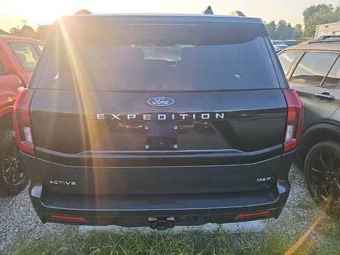 Used 2025 Ford Expedition Max Active AWD/4WD image 10