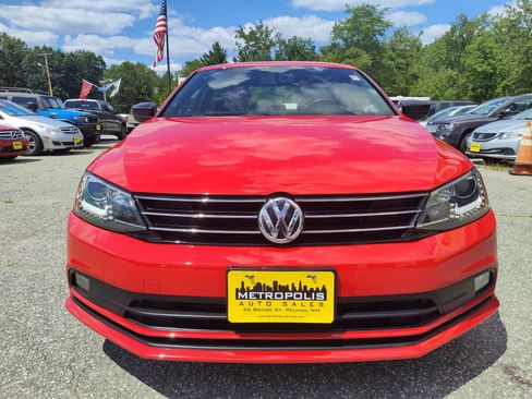 Used 2016 Volkswagen Jetta Sport w/ Lighting Package image 3