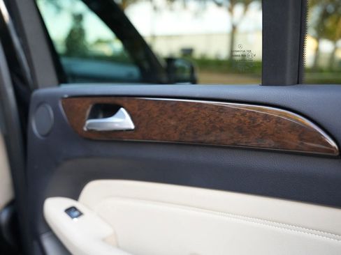 Used 2015 Mercedes-Benz ML 350 2WD image 46