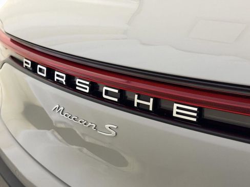 Used 2025 Porsche Macan S AWD/4WD image 25